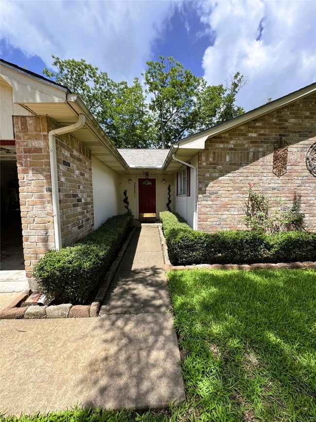 property at 2802 Old Fort Rd