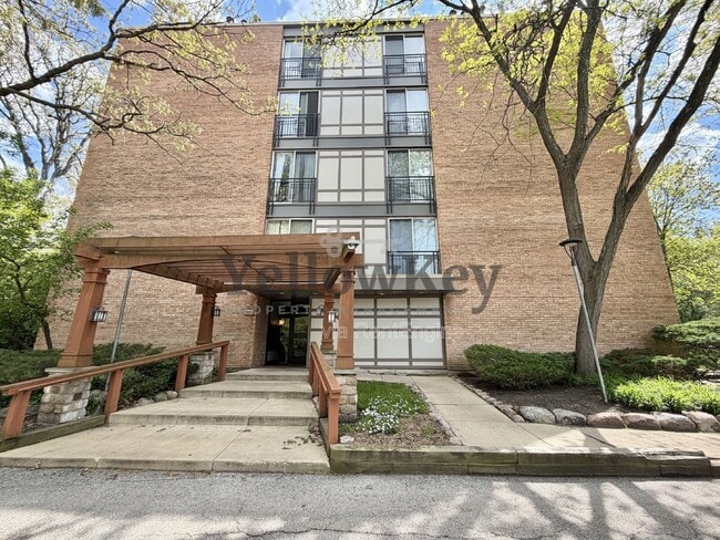 property at 5820 Oakwood Dr