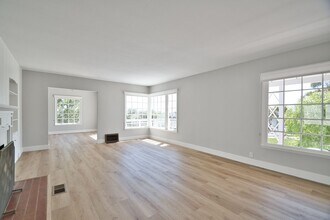 800 N Ardmore Ave in Manhattan Beach, CA - Building Photo - Building Photo