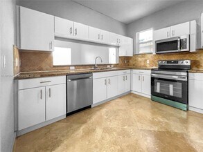 1736 NE 9th Dr in Homestead, FL - Building Photo - Building Photo