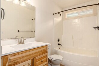 9954 W Utahna Rd in Boise, ID - Foto de edificio - Building Photo