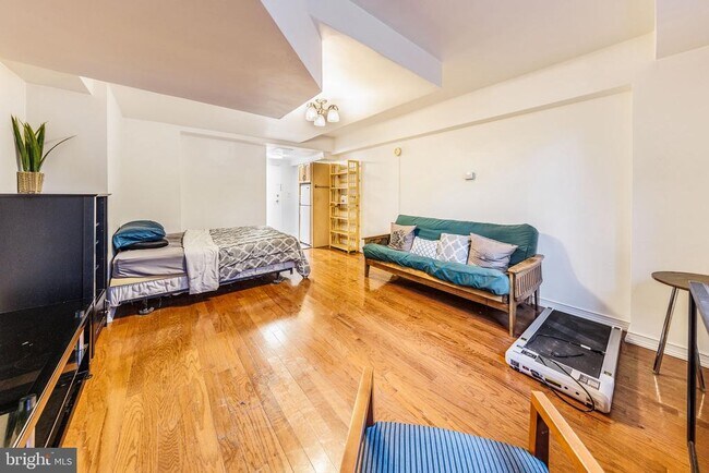 3315 Wisconsin Ave NW in Washington, DC - Building Photo - Building Photo
