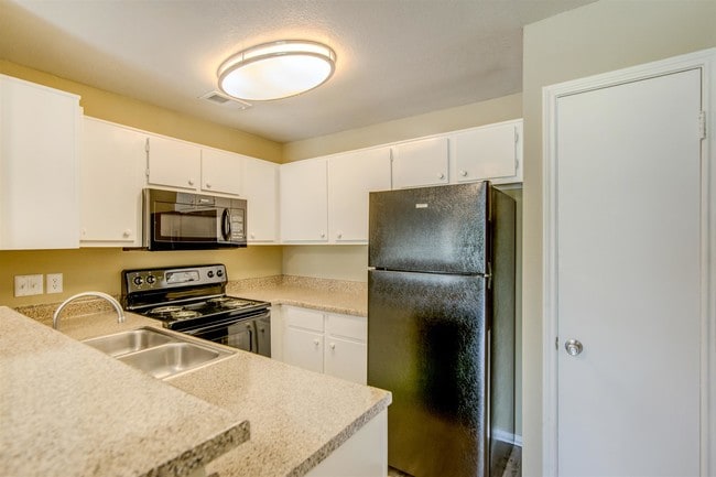 Spring Hill Village Apartments