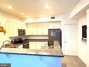 7037 Haycock Rd in Falls Church, VA - Building Photo - Building Photo