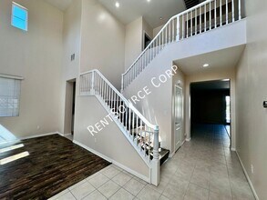 16339 Mountain Ln in Santa Clarita, CA - Building Photo - Building Photo