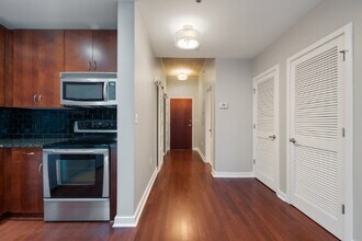 301 Demonbreun, Unit Encore in Nashville, TN - Building Photo - Building Photo
