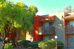 Maguire Hill Apartments in Tucson, AZ - Building Photo