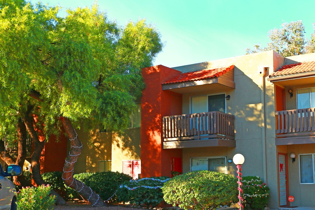 Maguire Hill Apartments in Tucson, AZ - Foto de edificio