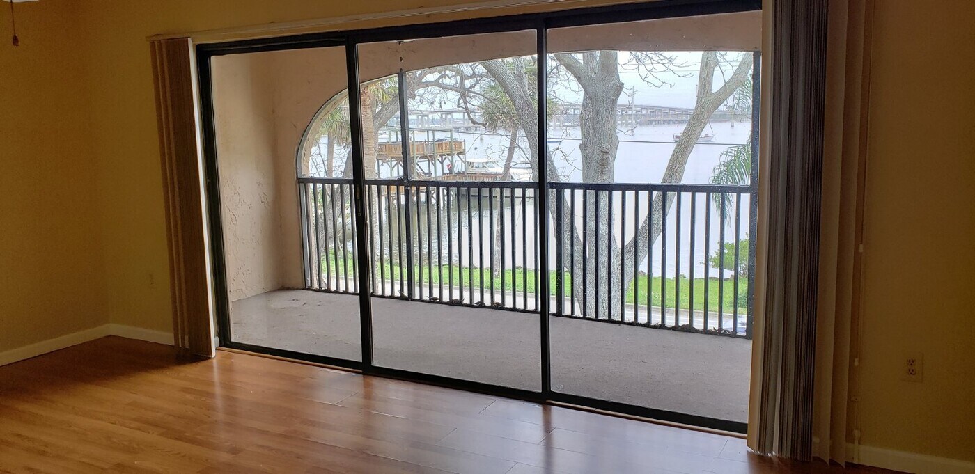 55 Riverside Dr-Unit -205 in Cocoa, FL - Building Photo