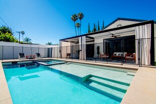 18328 Bessemer St in Los Angeles, CA - Building Photo