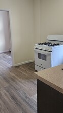 456 John F. Kennedy Blvd-Unit -7 in Bayonne, NJ - Foto de edificio - Building Photo