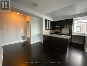 131 Upper Duke Crescent in Markham, ON - Building Photo - Building Photo