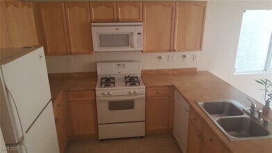 9100 Pearl Cotton Ave in Las Vegas, NV - Building Photo - Building Photo