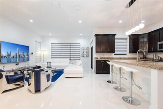 9735 W 34th Ct in Hialeah, FL - Building Photo - Building Photo