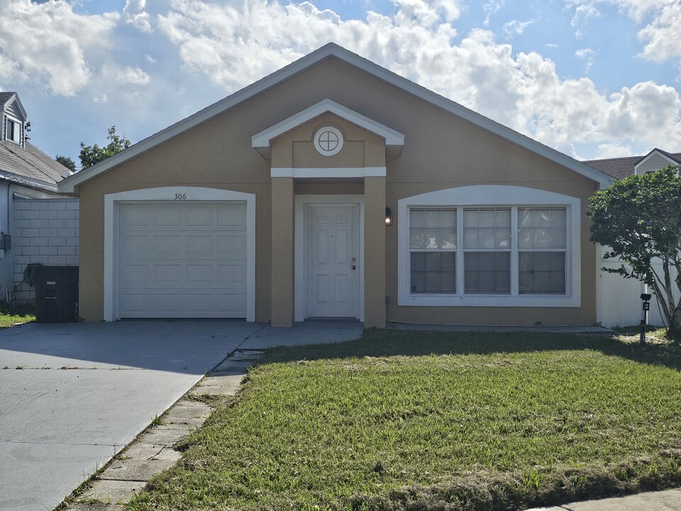 306 Windford Ct in Winter Garden, FL - Foto de edificio