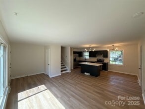 6201 Bonnybrook Ln in Charlotte, NC - Building Photo - Building Photo