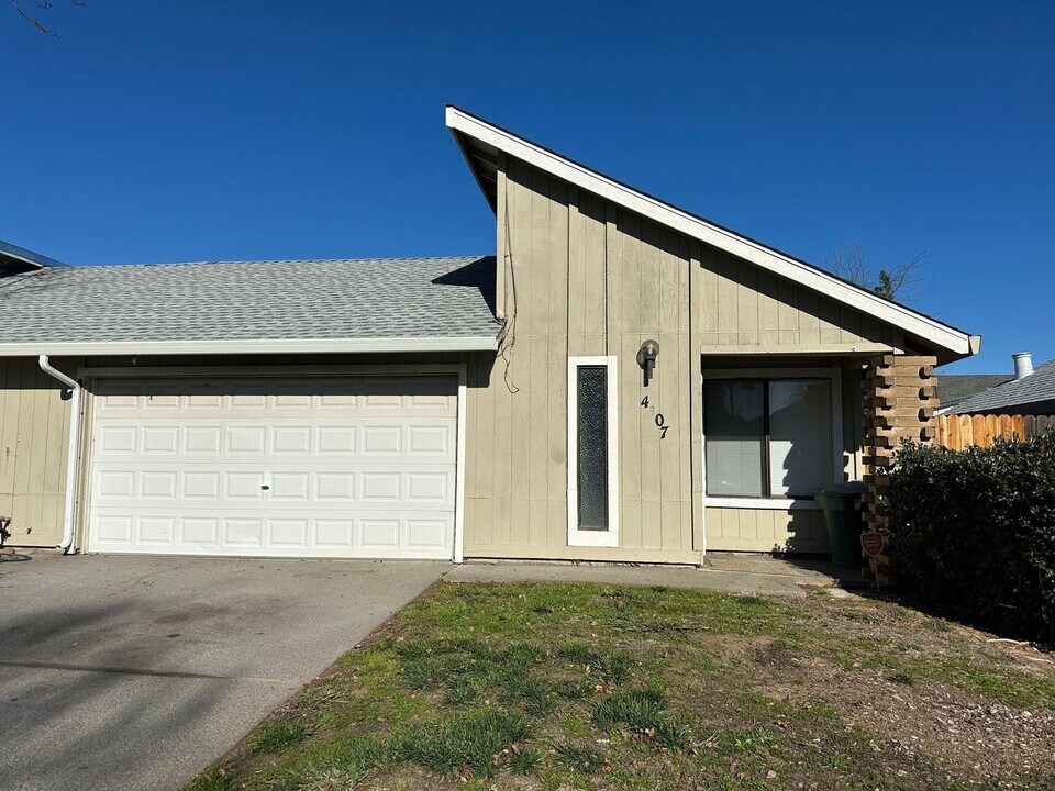 4907 Venuto Way in Sacramento, CA - Building Photo