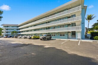 801 NE 18th Ct in Fort Lauderdale, FL - Building Photo - Building Photo