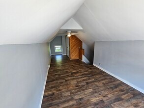 1777 Marks Ave in Akron, OH - Foto de edificio - Building Photo