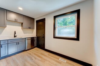 2436 Belvedere Ave in Knoxville, TN - Building Photo - Building Photo