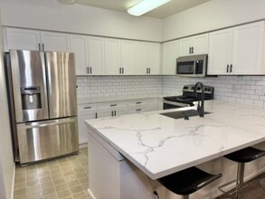 15026 40th Ave W, Unit 9-301 in Lynnwood, WA - Building Photo - Building Photo