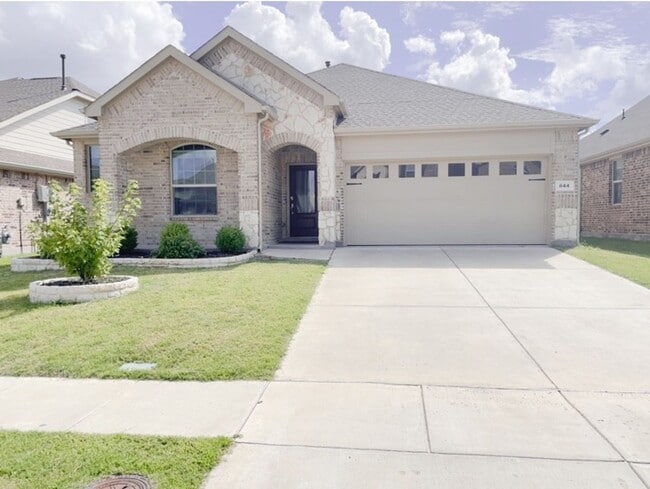 844 Lauren Grove Ln