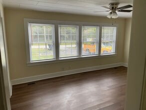 504 Pearces Rd in Zebulon, NC - Building Photo - Building Photo