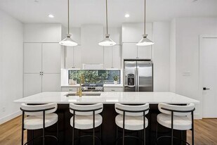2147 Mail Ave in Dallas, TX - Building Photo
