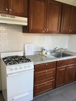 359 W Chester Pike, Unit Havertown Duplex in Havertown, PA - Building Photo