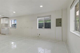 11961 SW 214th St in Miami, FL - Building Photo - Building Photo