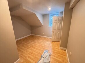 10 Strathmore Rd, Unit #B in Brookline, MA - Foto de edificio - Building Photo