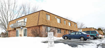 401-409 Stark St in Beaver Dam, WI - Foto de edificio - Building Photo