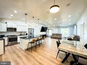 9523 Northeast Ave in Philadelphia, PA - Building Photo - Building Photo