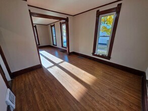 523-525 Bay St in Chippewa Falls, WI - Building Photo - Building Photo