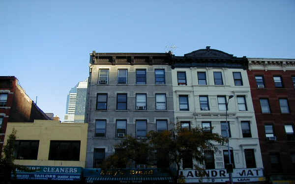 672 Ninth Ave in New York, NY - Building Photo