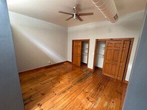 305 Main St-Unit -Unit 2 in Cedar Falls, IA - Building Photo - Building Photo