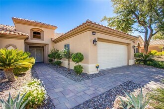 2660 Crown Ridge Dr in Las Vegas, NV - Building Photo - Building Photo