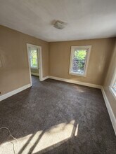 309 Swan St, Unit Upper in Dunkirk, NY - Foto de edificio - Building Photo