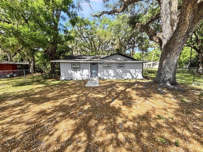 property at 1326 S Summerlin Ave