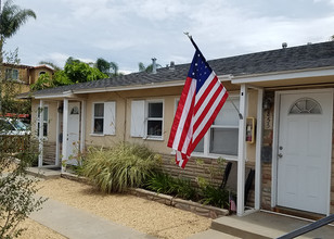 PACIFIC BEACH - 5 UNITS in San Diego, CA - Building Photo - Other