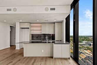 610 Davis St, Unit 2902 in Austin, TX - Building Photo - Building Photo