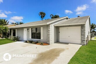 5196 Edgecliff Ave in Greenacres, FL - Building Photo - Building Photo