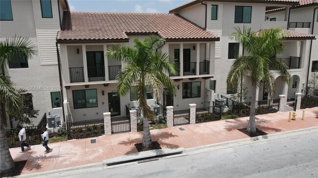 4272 NW 82nd Ave
