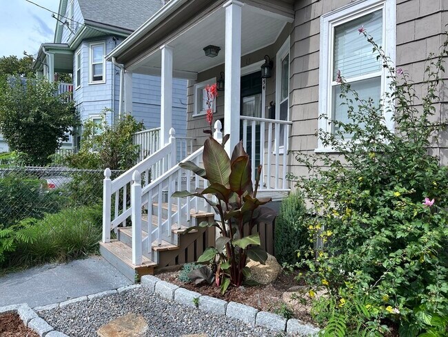 454 Beech St in Boston, MA - Building Photo - Building Photo