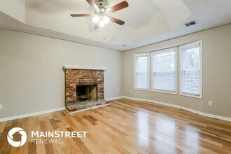 7160 Rene St in Shawnee, KS - Building Photo - Building Photo