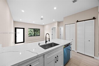 630 NE 166th St in Miami, FL - Building Photo - Building Photo