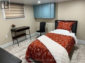 3968 St Peter Ave in Niagara Falls, ON - Building Photo