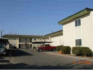 1515 N Palm St in Turlock, CA - Foto de edificio - Building Photo