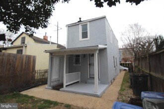 1530 U St SE in Washington, DC - Building Photo - Building Photo