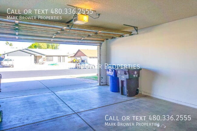 property at 909 W Bell De Mar Dr